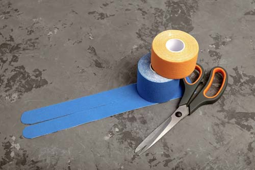 Physio tape easily cut with scissors